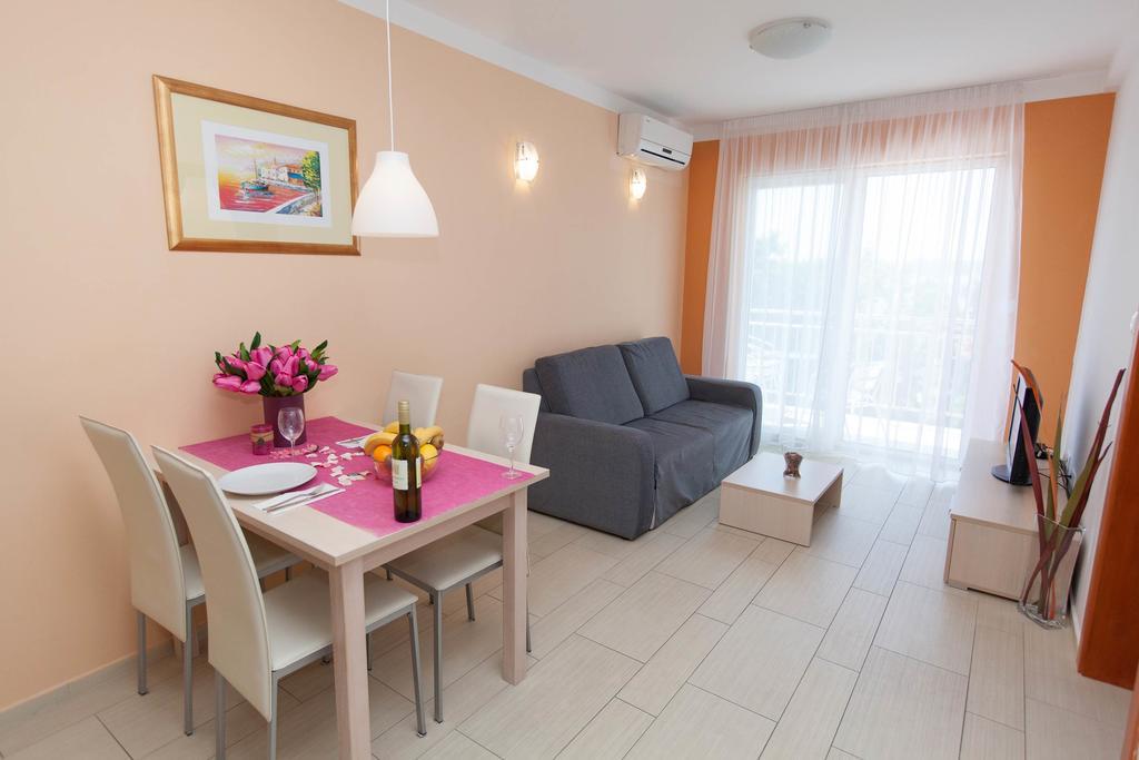 Apartments Ines Selce Luaran gambar